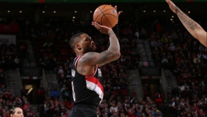 家好！Shams：利拉德收到了多支争冠球队的中产特例和底薪报价