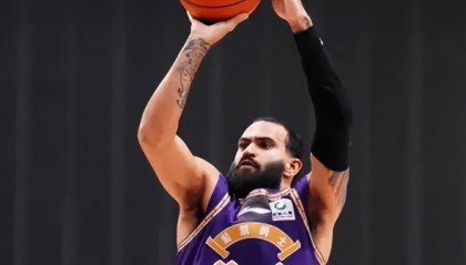 输江苏？张庆鹏脸都不要了？进攻只靠2将强解，防守防不住！